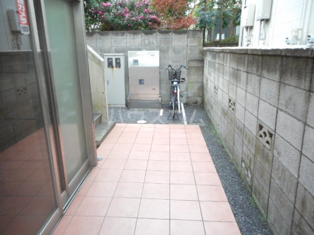 24/24 エントランス