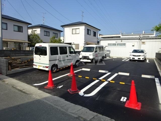 22/27 駐車場