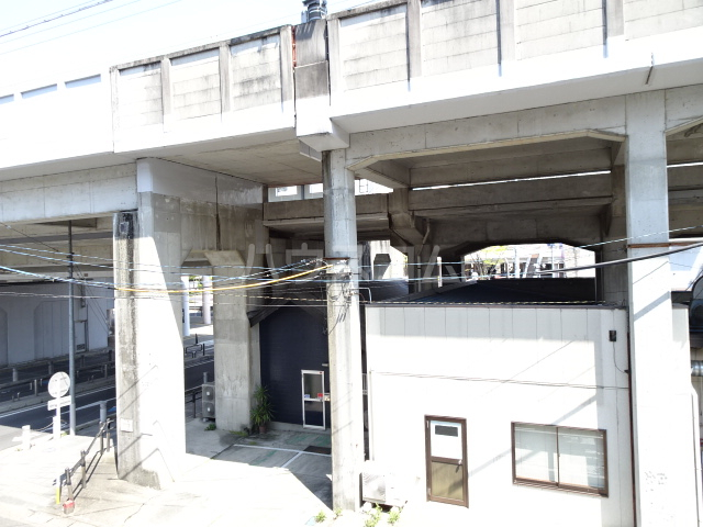 16/18 エントランス