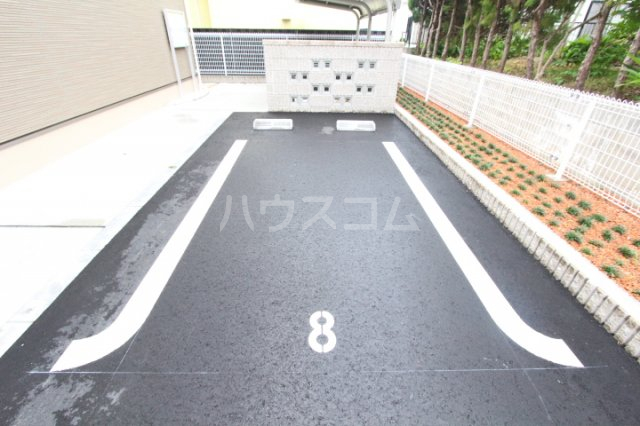28/30 駐車場