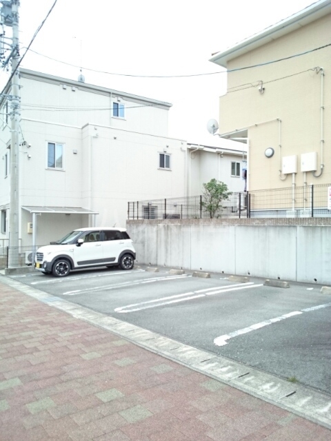 2/13 駐車場