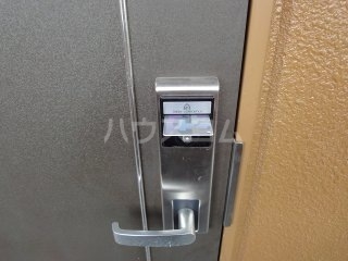 23/24 エントランス