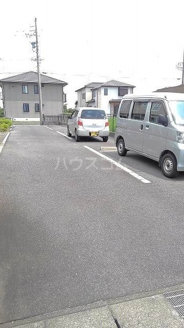 27/30 駐車場