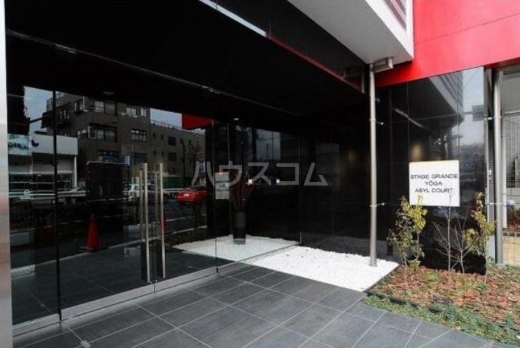 28/30 エントランス