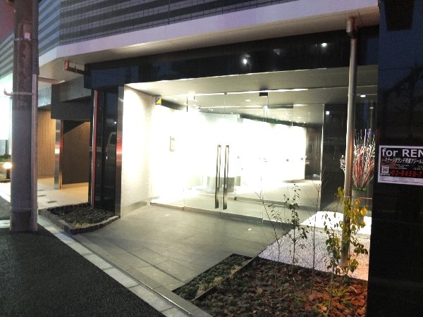 28/30 エントランス