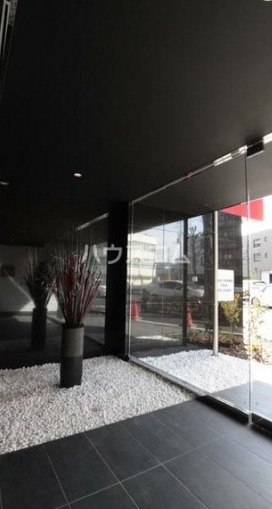 23/30 エントランス