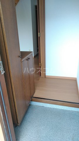 27/30 エントランス