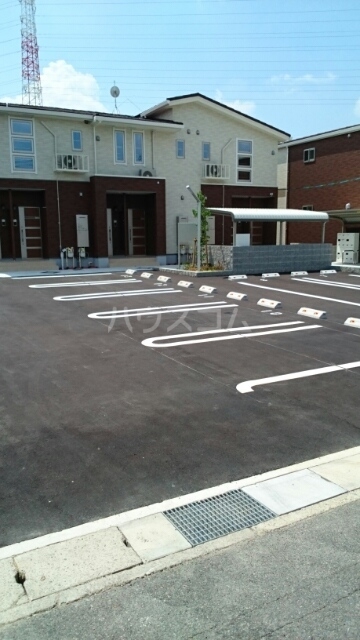 2/5 駐車場