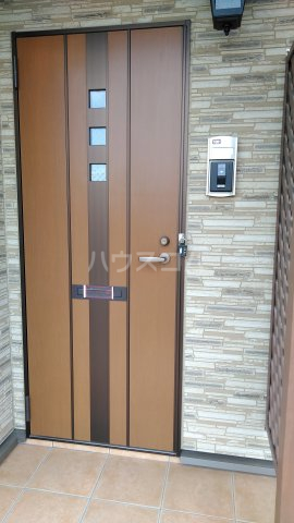 28/30 エントランス