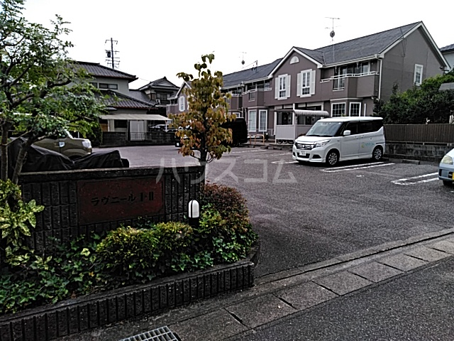 23/30 エントランス