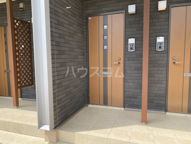 13/30 玄関
