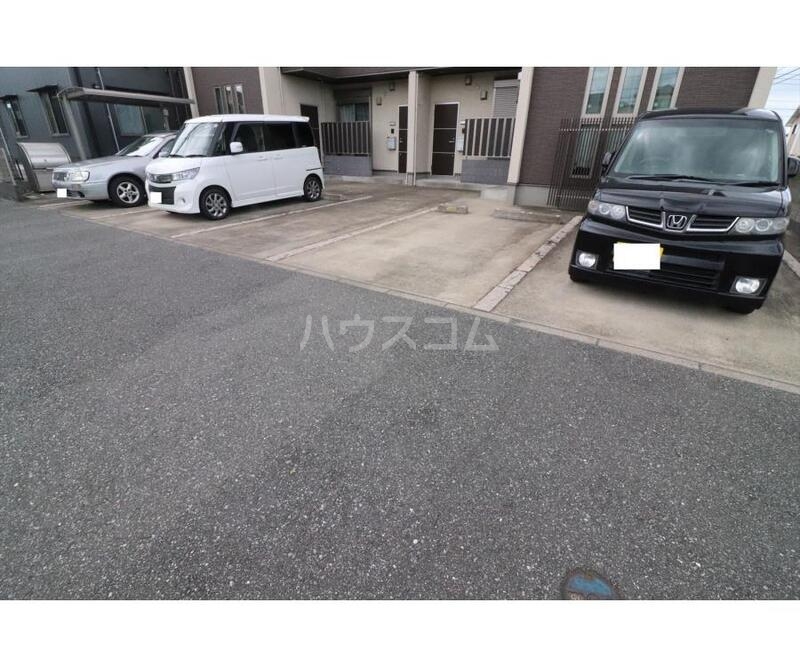 16/16 駐車場