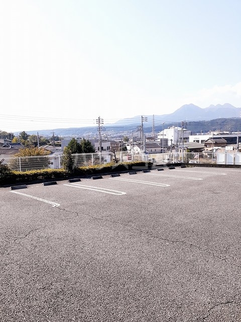 15/28 駐車場