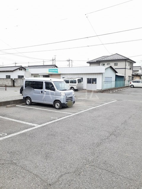 26/28 駐車場