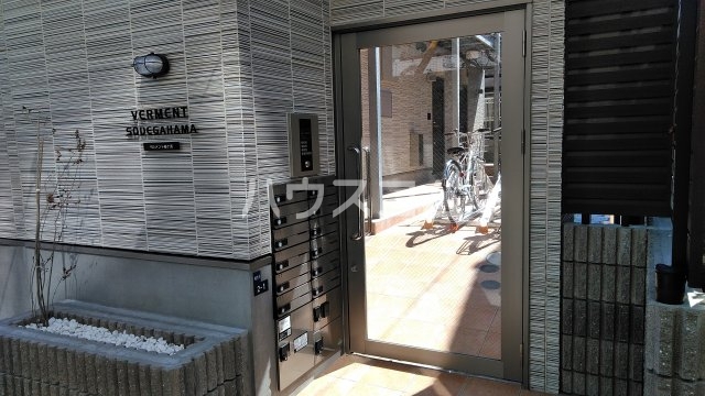 18/28 エントランス