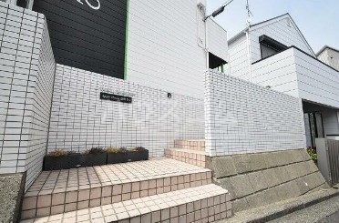 13/21 エントランス