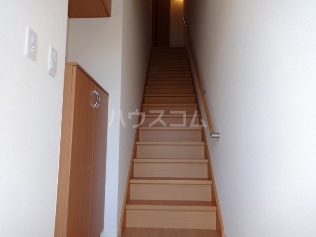 23/24 エントランス