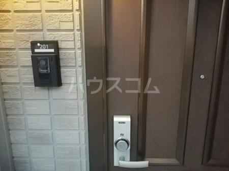 18/29 エントランス