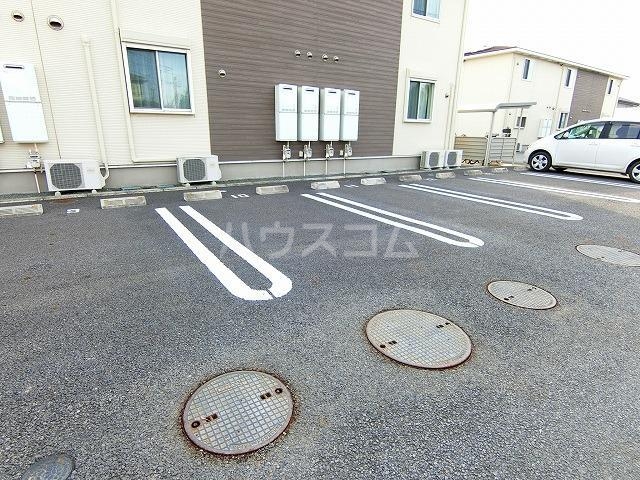 22/28 駐車場