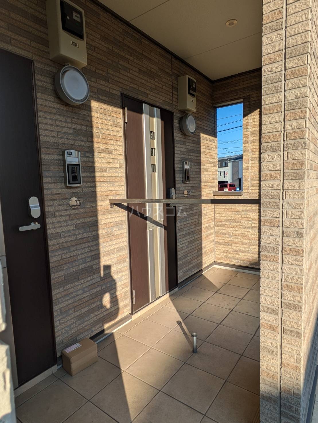 26/30 エントランス