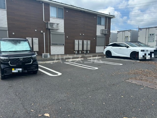 27/30 駐車場