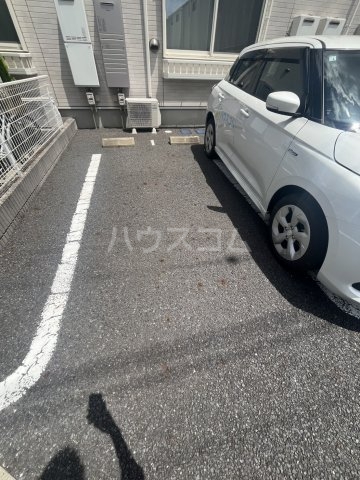 27/30 駐車場