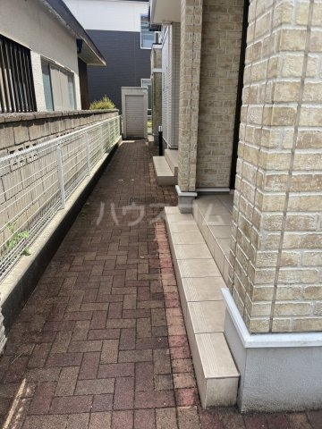 26/30 エントランス