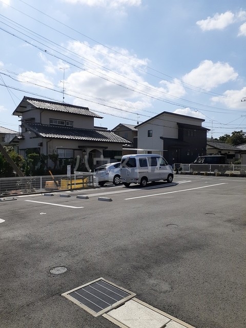 13/18 駐車場