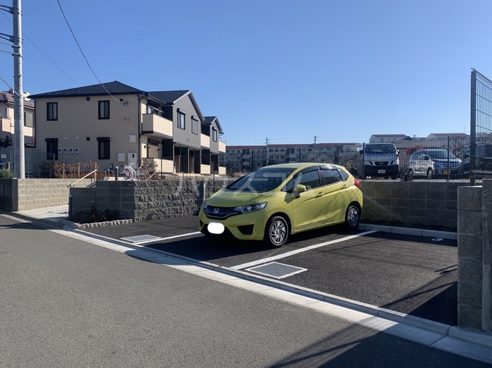 21/28 駐車場