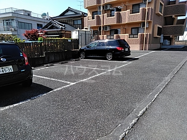 2/3 駐車場