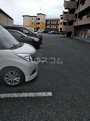 21/26 駐車場