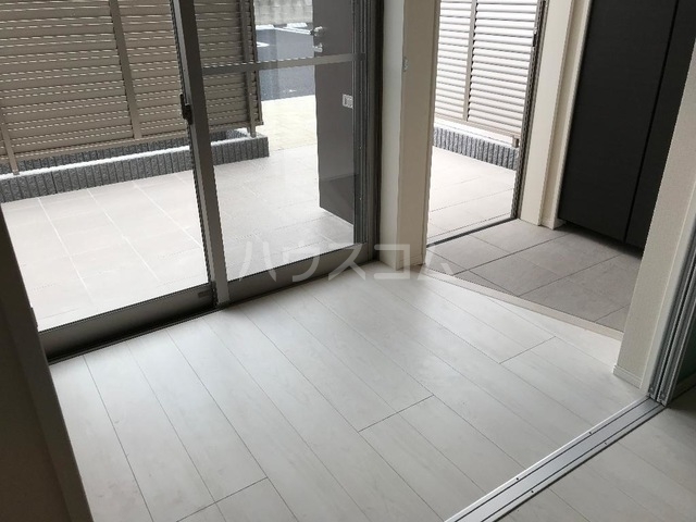 19/26 バルコニー