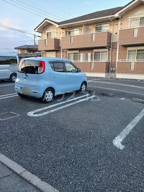 27/30 駐車場
