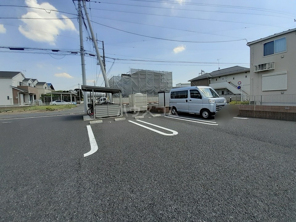 17/23 駐車場