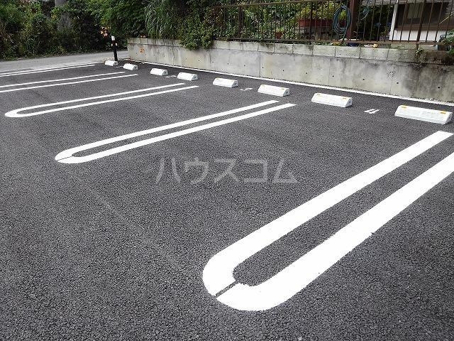 15/27 駐車場