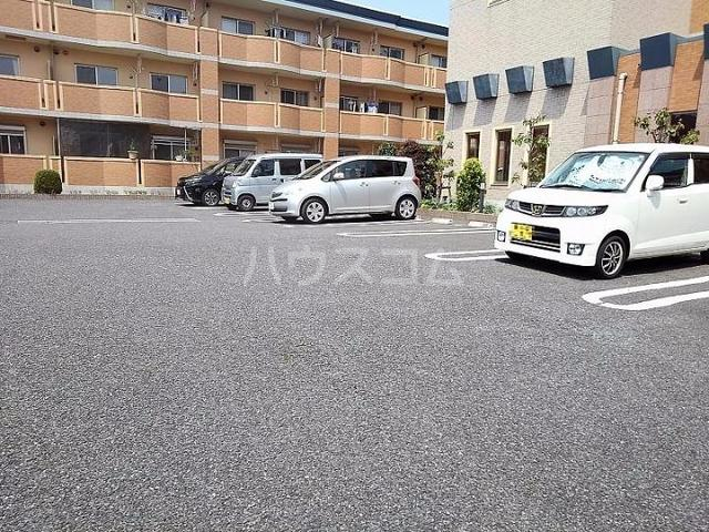 14/23 駐車場