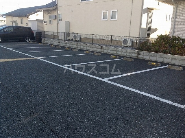 18/21 駐車場