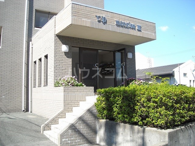 15/23 エントランス