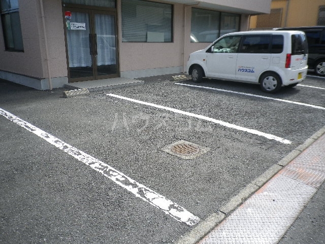 22/26 駐車場