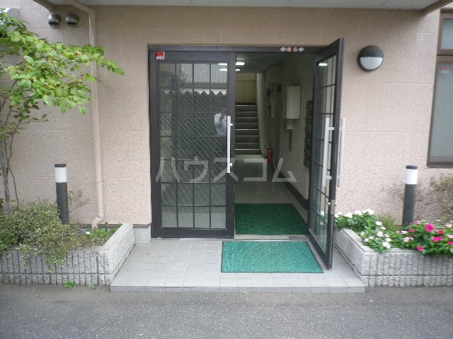 21/26 エントランス