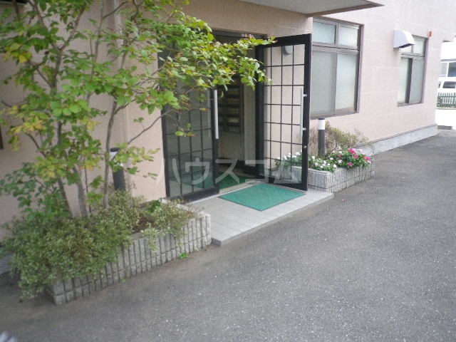 20/26 エントランス