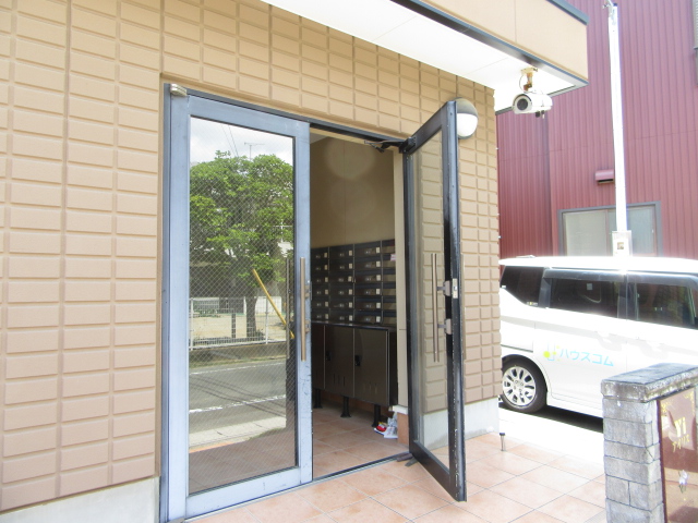 28/30 エントランス