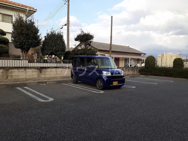 14/27 駐車場