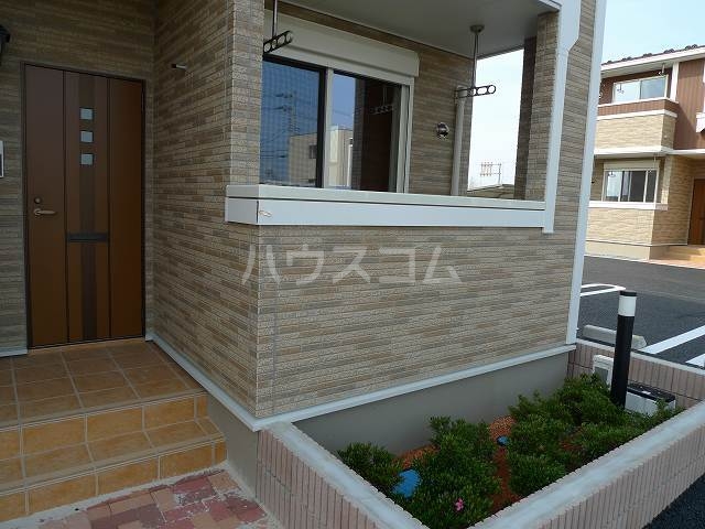 16/23 エントランス