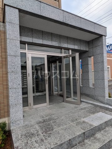 22/30 エントランス