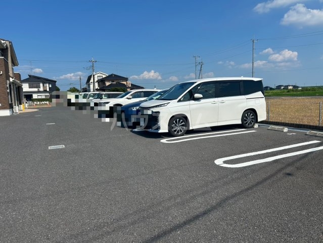 28/30 駐車場