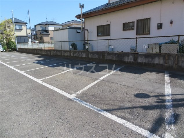 23/30 駐車場