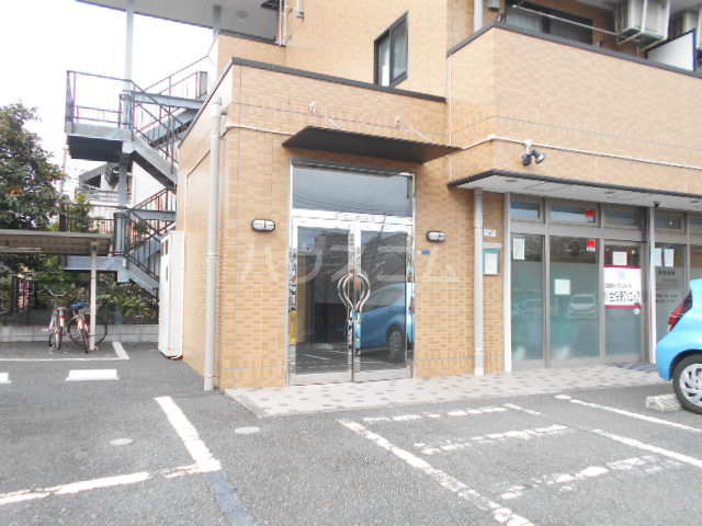 28/30 エントランス