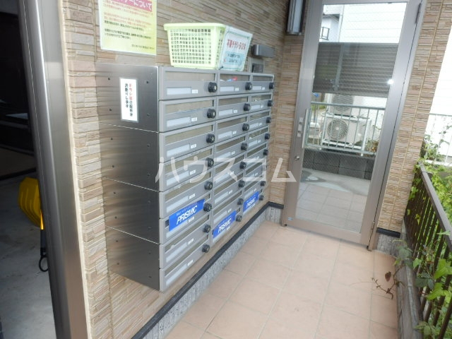 18/19 エントランス