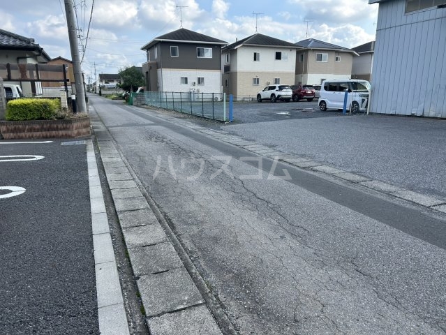 27/30 駐車場